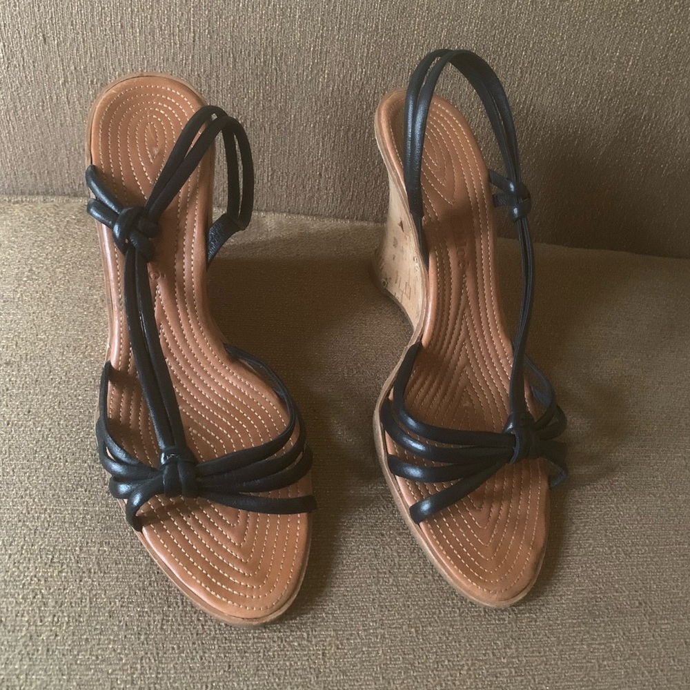 Chloe Black Leather Strappy Wedge Sandals with Tan Footbed